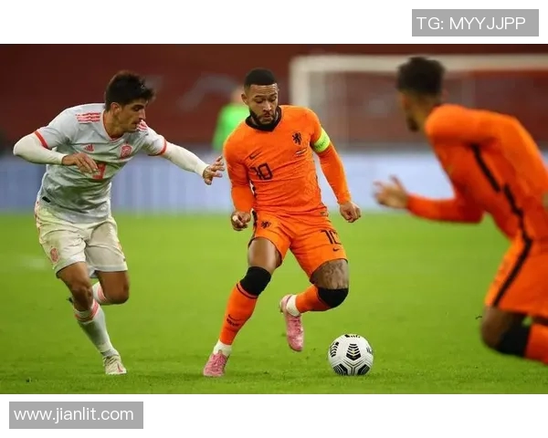 欧洲杯半决赛震撼对决：荷兰队遭遇英格兰逆袭，无缘决赛